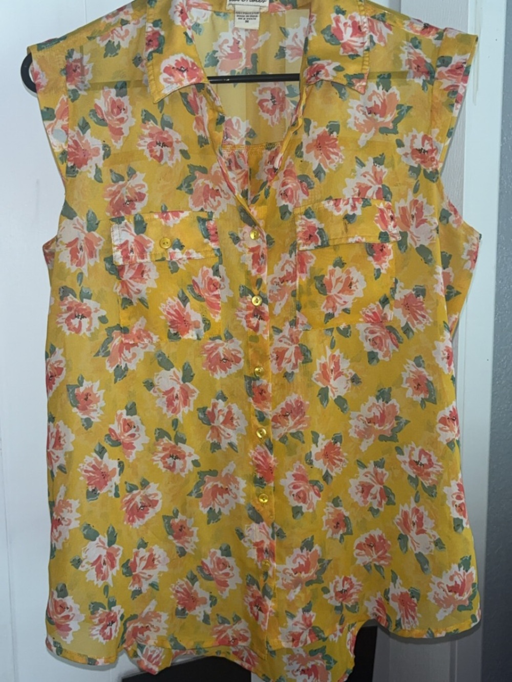 Floral Button-Front Sleeveless Blouse - Yellow (medium)